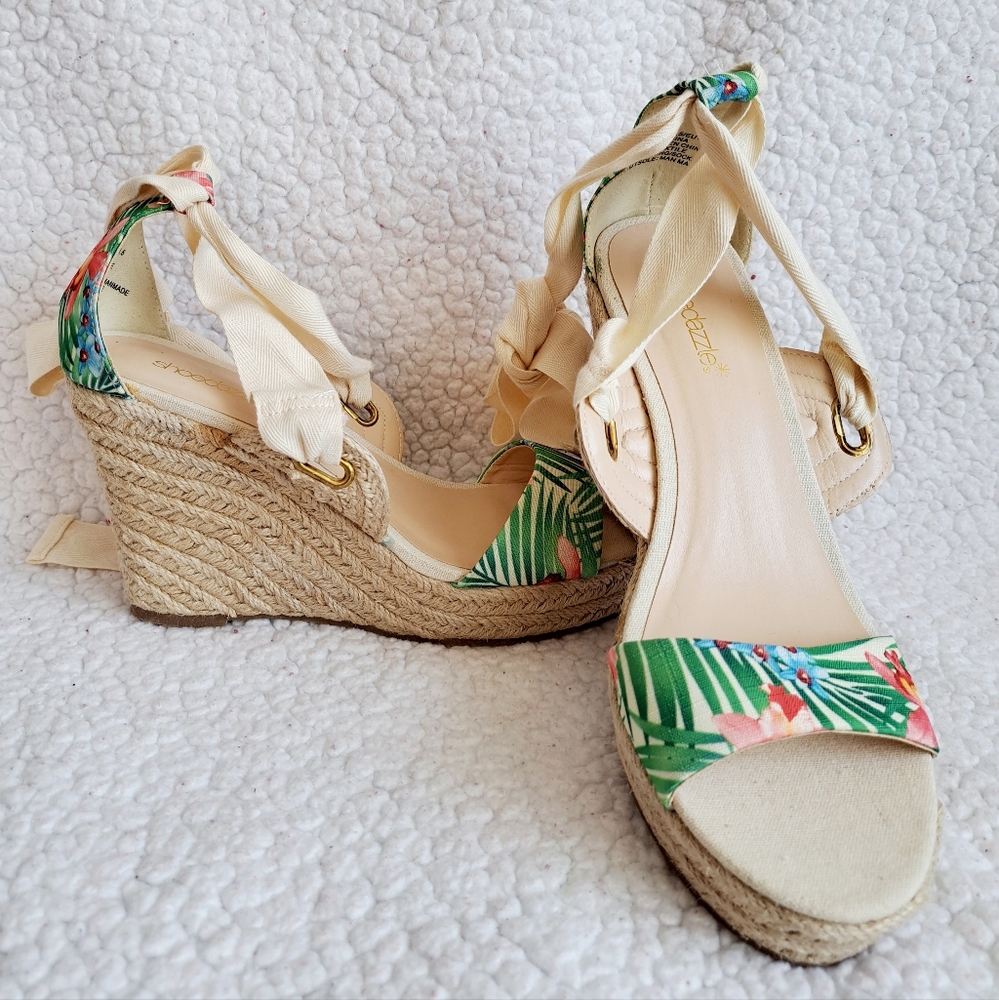 Women's Shoedazzle Floral Print Wedge